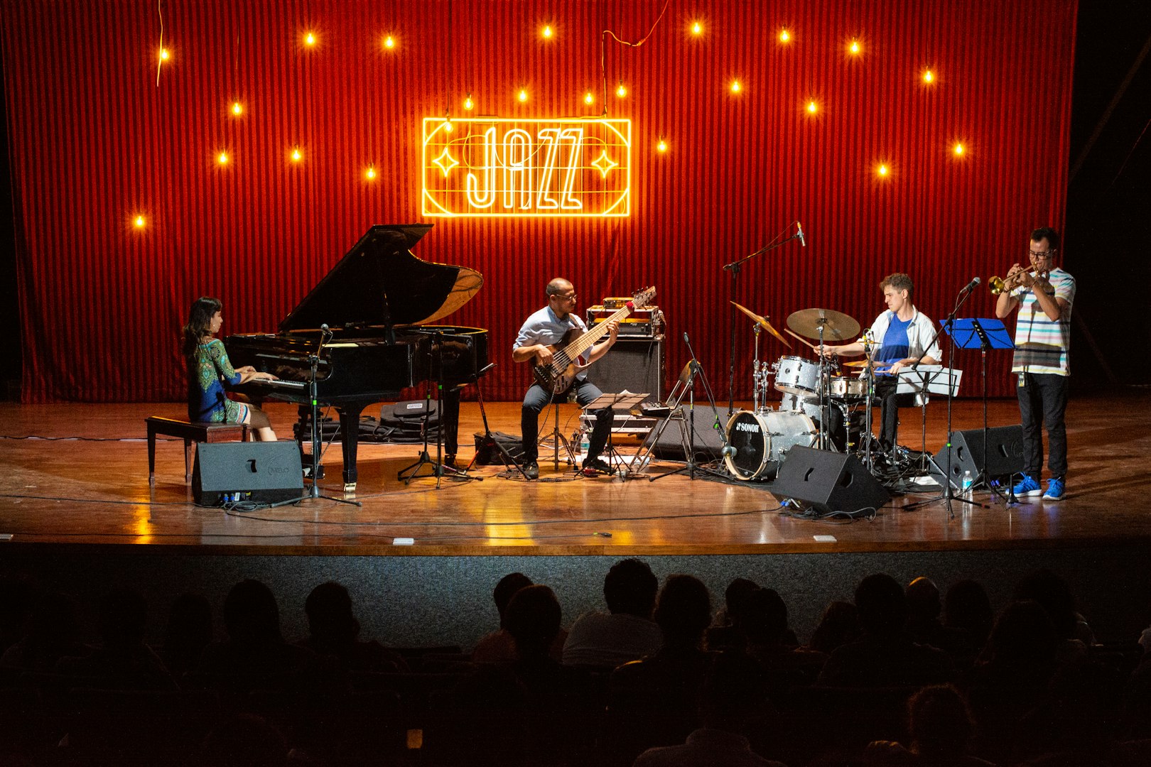 Jazz Cafe bar